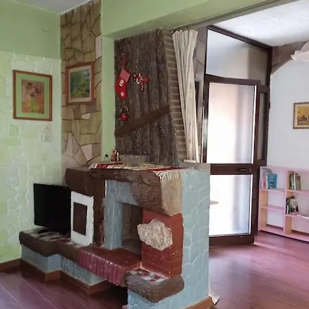 Artistic City Haven With Garden * Τίρανα